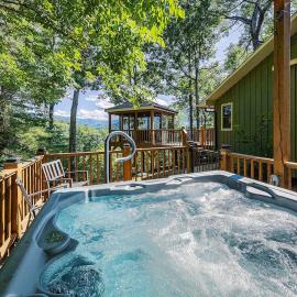Mountain View Woodland Respite with Hot Tub, Arcade, Pool