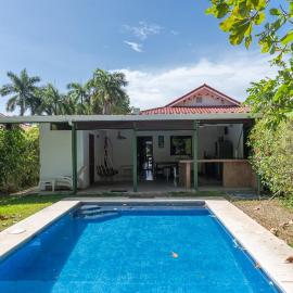 Pura Vida Villa! Beachfront Golf and Country Club Los Delfines 24 hours security, hotel di Tambor