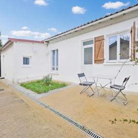Gîte de Chalandray、Brunoyのホテル