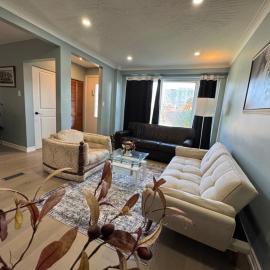 StayMaple Bungalow House-Free WiFi & Free Parking, hotel u gradu Toronto