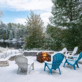 Lakefront Muskoka Cottage with Fire Pit and BBQ