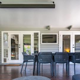 5min to CBD and Sleeps 9 with Spa and EV charger, hotel Quarry Hill városában