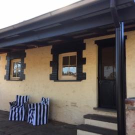 Mintaro에 위치한 호텔 Peppertree Cottage in a beautiful Rural Setting
