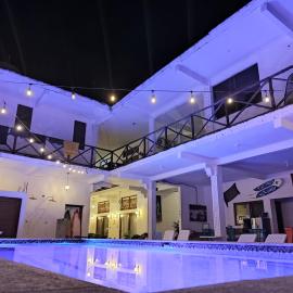 MAYAN SURF HOTEL, hotell i El Paredón Buena Vista