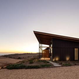 Studio on Forktree – Modern Coastal Retreat, hotel in Carrickalinga