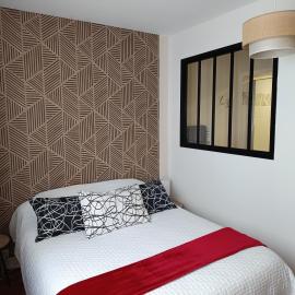 Grand appartement 80 m2 centre ville avec balcon, hótel í Parthenay