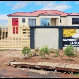 Sunrise Guest house, hotel in Mogwase