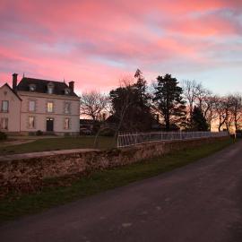 Les Gîtes du Château de la Viaudière, hotel in Le Champ-sur-Layon