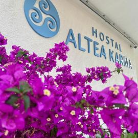 Hostal Altea Karma، فندق في ألتيا