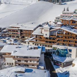 Alpenbad Hotel Hohenhaus, отель в Туксе