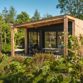 Cabin met hottub en egg barbecue, hotel in Scherpenzeel