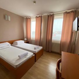 Hotel Ferihegy, viešbutis mieste Večėšas