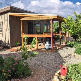 Basecamp Bluff - Bungalow with Patio, Dogs Welcome, Hotel in Bluff