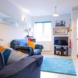 Reeve Terrace - 2BR House, Garden Patio, Parking, Sleeps 4
