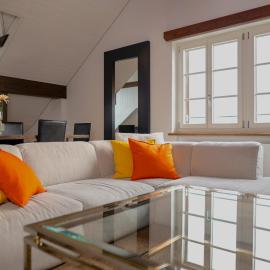 Lakefront Grand Residence, hotel em Ligerz