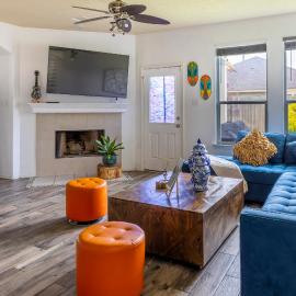 5BR BIG Home in Tomball, Game Room 10 pax, hotel in Tomball