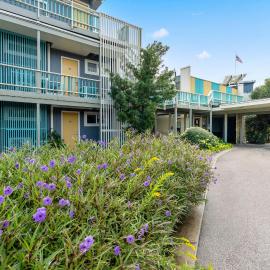 Atlantis Lodge, hotel en Pine Knoll Shores