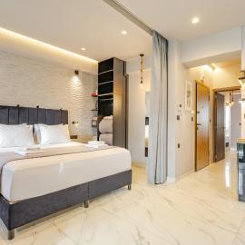 Melina's - Urban Luxury 2BR 2Bath 2Balcony Apt - Heart of Chania, Private Parking Available 800m