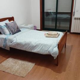 Quarto com Varanda para Solteiros、ヴィゼウのホテル