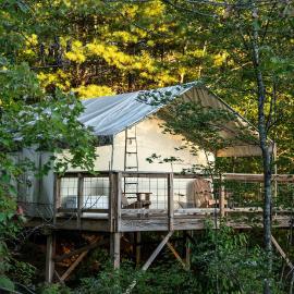 The Meadowlark's Nest - Glamping Tent with AC, hotel in Rogers