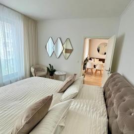 Die LUX Modern Apartment Near City Center with Free Private Parking