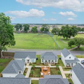 New Grand Slam Cottage - King Bed - Sports Complex, Hotel in Youngsville