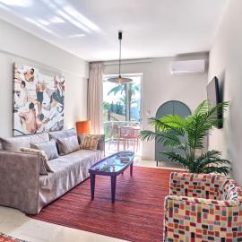12LVE Vouliagmeni Apartment