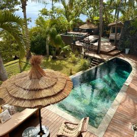 VILLA SAMAE - Vue Océan, Piscine, Jacuzzi & Charme Tropical à La Réunion, hotel di Les Avirons