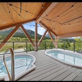 Luxury 2 Bedroom Mountain View Condo, מלון בקאנמור
