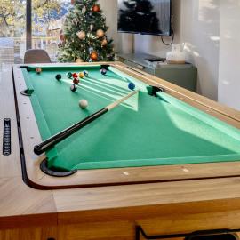 Luxury Stay, City Walk, Pool Table & Air Hockey, Garden, Parking, Business & Families - Oakview, hotel in Colchester