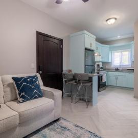 Lumora - Cozy 2-BD Condo in French Cay, khách sạn ở Roatán