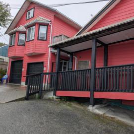 Executive Suite 2 Bedroom Serviced Apartment, Hotel in Alert Bay