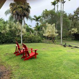 Tropical Jungalow Near the Ocean Cliffs, hotel in Keaau