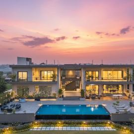 StayVista's HOB - House of Believer - 7BHK with Sauna & Pet Friendly, hotel a Kānota