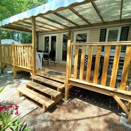 Luxe 6 persoons Chalet camping Leï Suves Cote d'Azur Roquebrune-sur argens, hotel in Roquebrune-sur-Argens