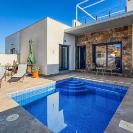 Stunning Home In Rojales