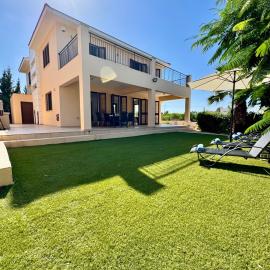 Aurora Gardens Villa Spacious 3 Bedroom in Protaras