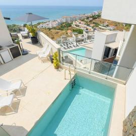 Luxury House with Private Pool, Jacuzzi and Wellness Spa