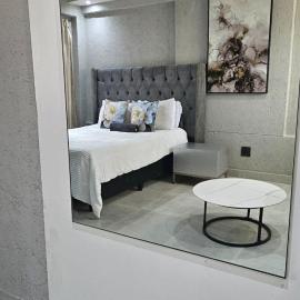 Questro Apartment Hotel, hotell sihtkohas eNyamazaneni