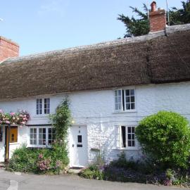 1 Bed in Burton Bradstock DC016, hotel in Burton Bradstock