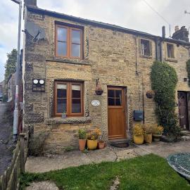 Penny Pint Cottage, Youlgrave, hotel in Youlgreave
