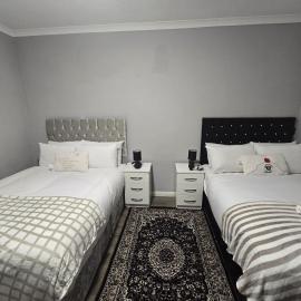 Heathrow roomzzzz BnB, Hotel in Hayes