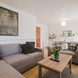 Comfortable 3 Bedroom Home Sleeps 5