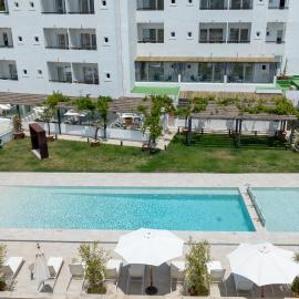 Hotel Levante, מלון באס פוחולס