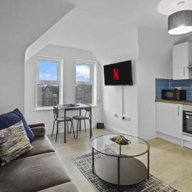 Modern Apartment I Self Check-in I Wi-Fi I Free Private Parking I Sleeps 3, Hotel in Bedford