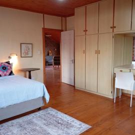 Spacious Home, 2-Bed, 2-Bath, Braai Area, Parking, hotel i Witsand