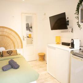 Charmant Studio avec parking Résidence Zénith, hotel en Caen