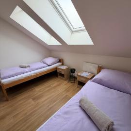 Sleep & Go Czech Republic - Korycany, hotel in Neratovice