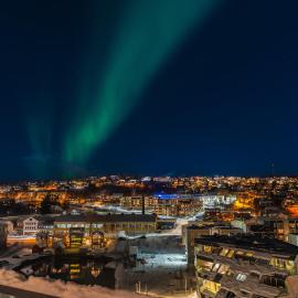 Premium Penthouse in Tromsø - Northern lights, City, Sea & Mountain view - free parking in garage