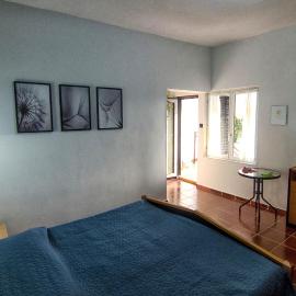 Room PARADINOVIĆ, hotel in Zambratija